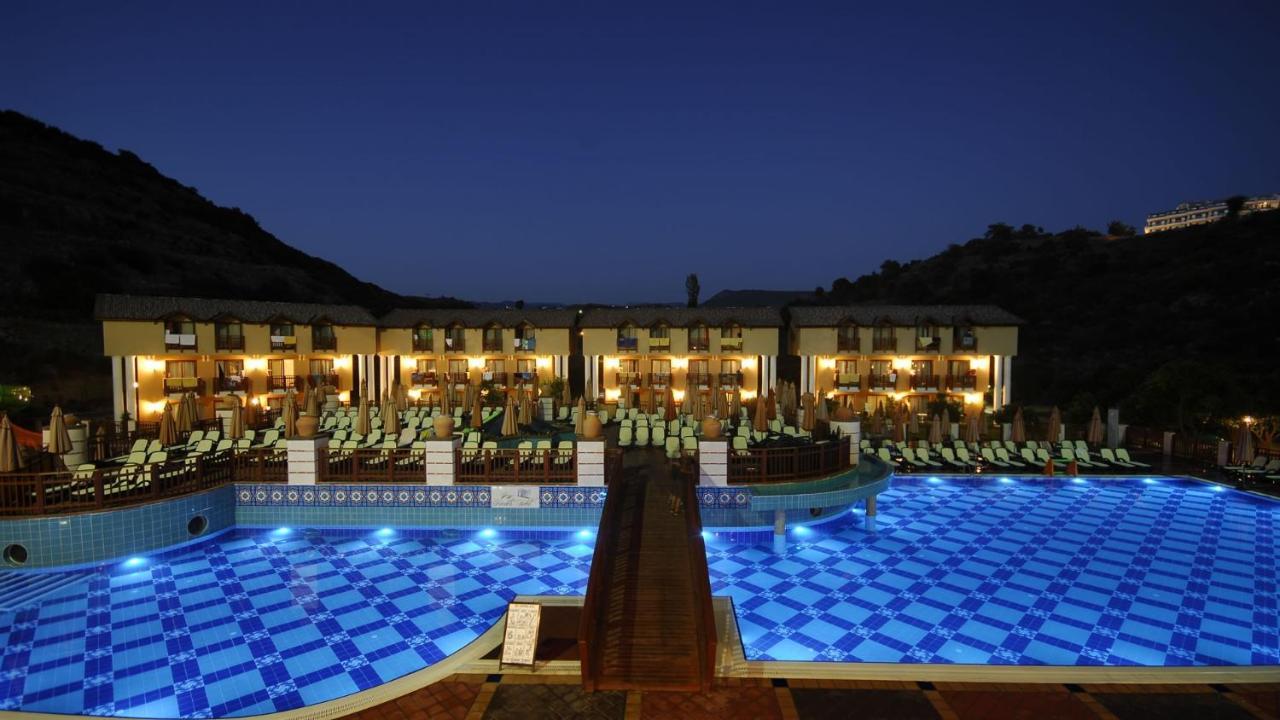 Noxinn Club Hotel Konaklı Exterior foto
